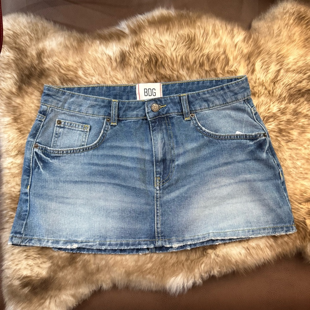 BDG Onna Denim Micro Mini Skirt in Mid Indigo